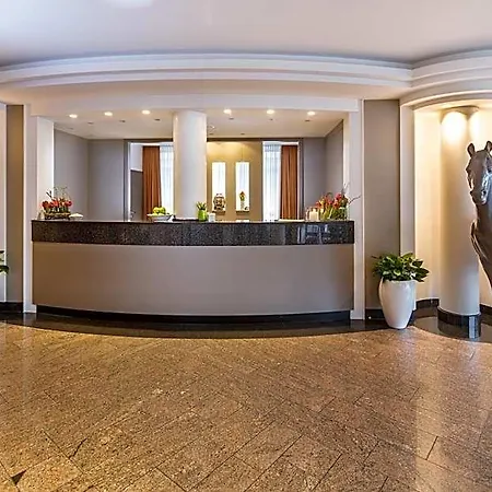 فندق Plaza 4*