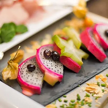 فندق Plaza 4*